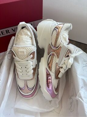 Roger Vivier viv run sneakers 👟